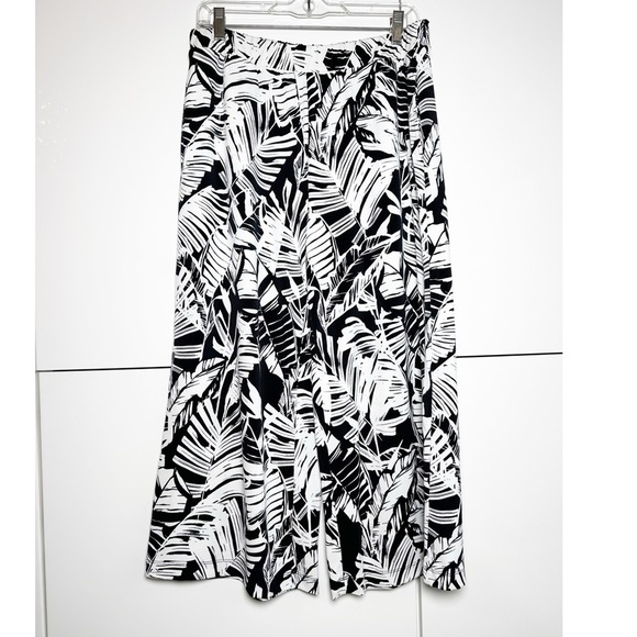 Banana Republic Factory High Rise Wide Leg Cropped Pants Medium Black White - Picture 1 of 6